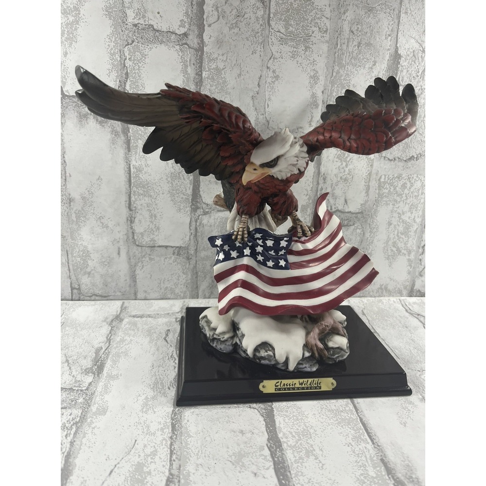 Classic Wildlife Collection Bald Eagle W/ American Flag Wood Base Patriotic USA